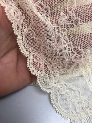 Blondekant - elastisk, creme/ blid gul